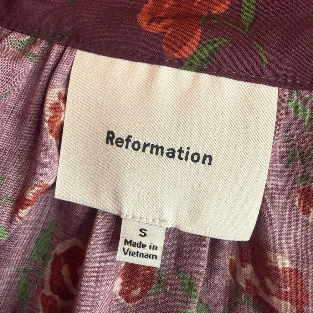 Reformation Calia Burgundy Rose Floral Top Size Small Pintuck Puff Sleeve Button